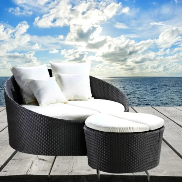 Black Wicker Round Sofa Daybed Set with Offwhite Cushions